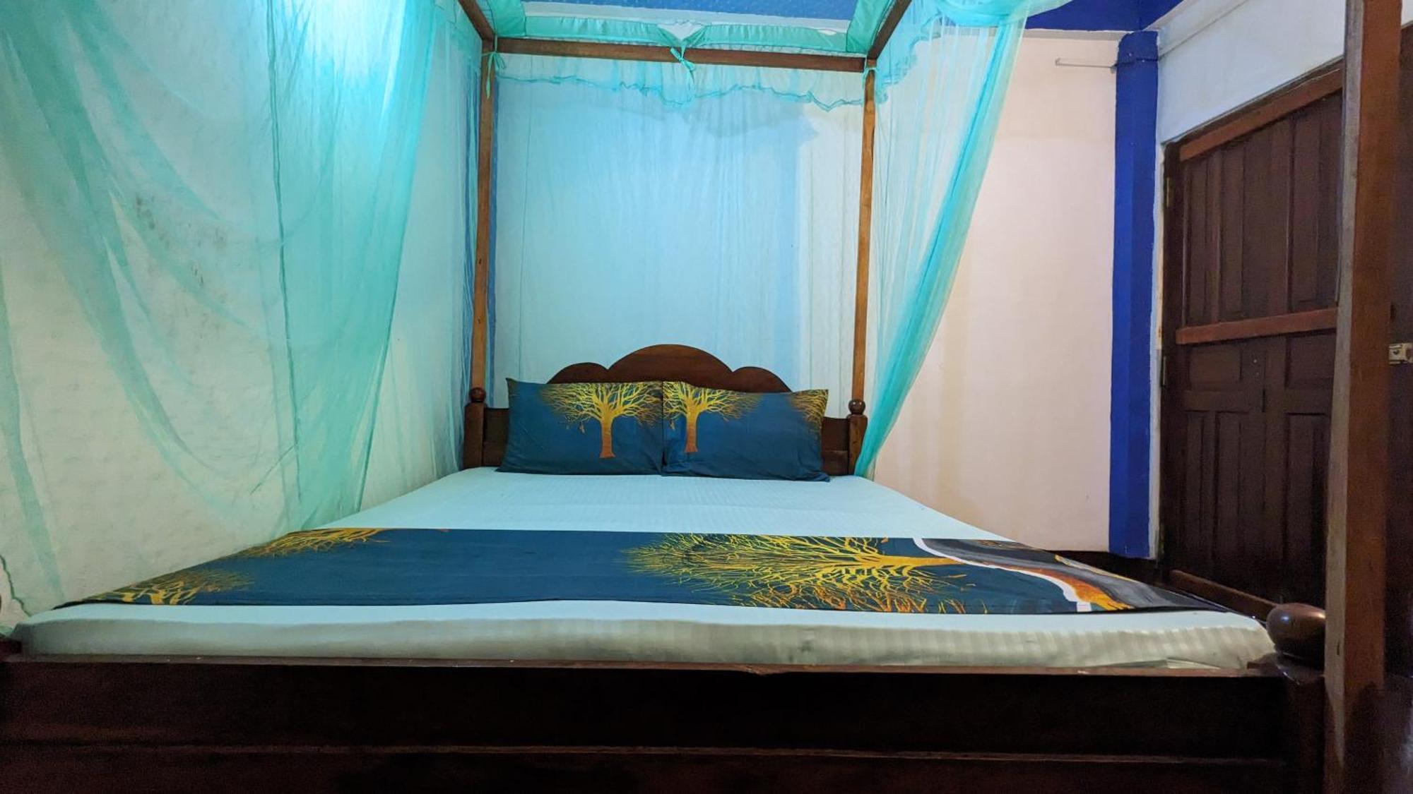 Canoe Beach Resort Tangalle Exteriör bild