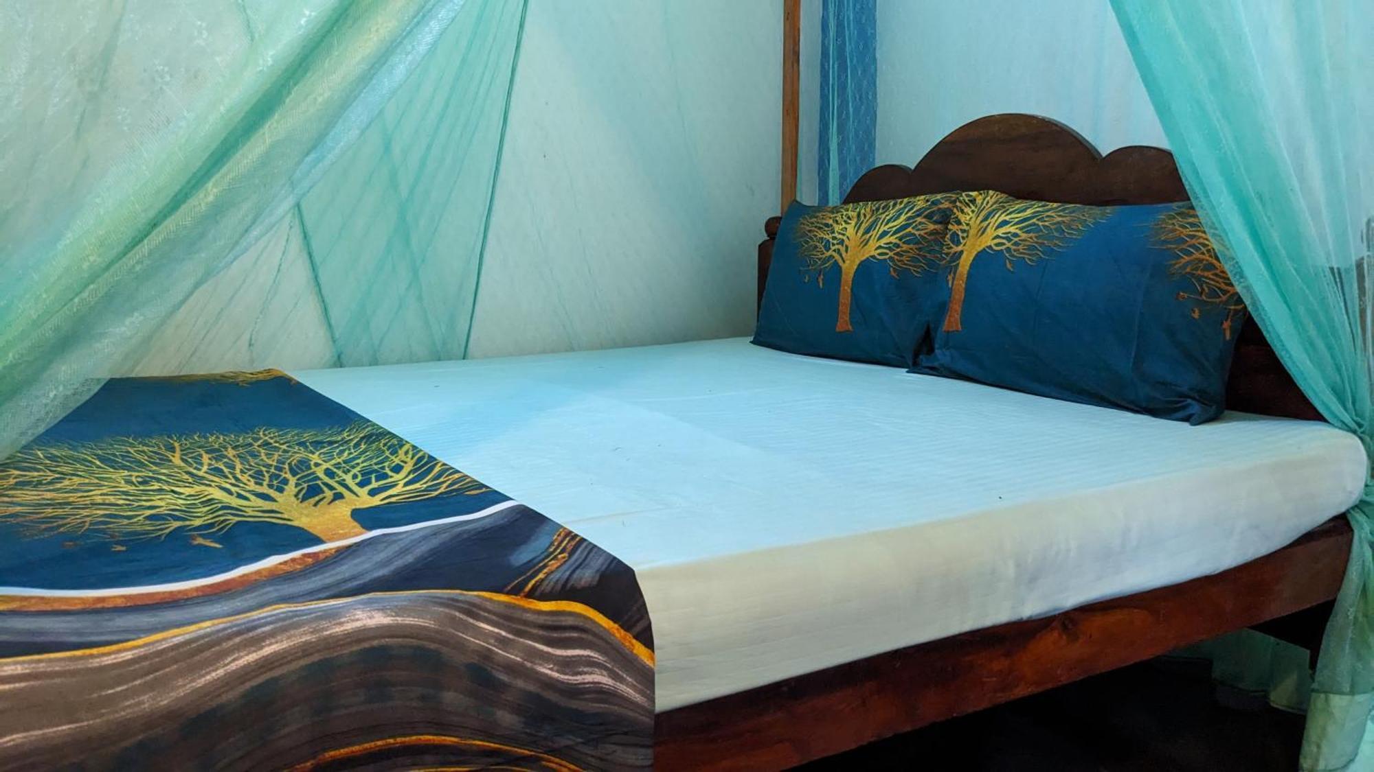 Canoe Beach Resort Tangalle Exteriör bild