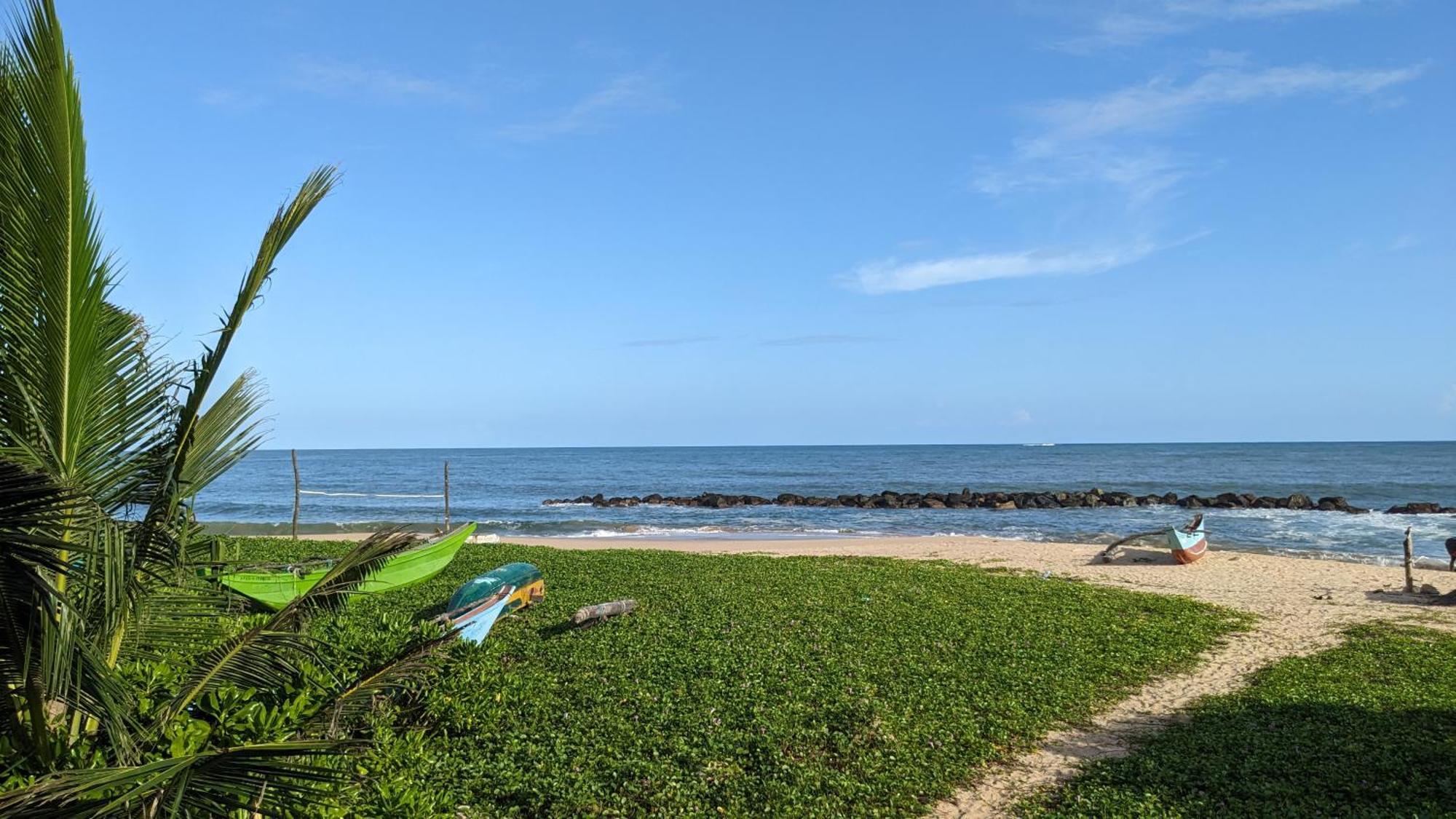 Canoe Beach Resort Tangalle Exteriör bild