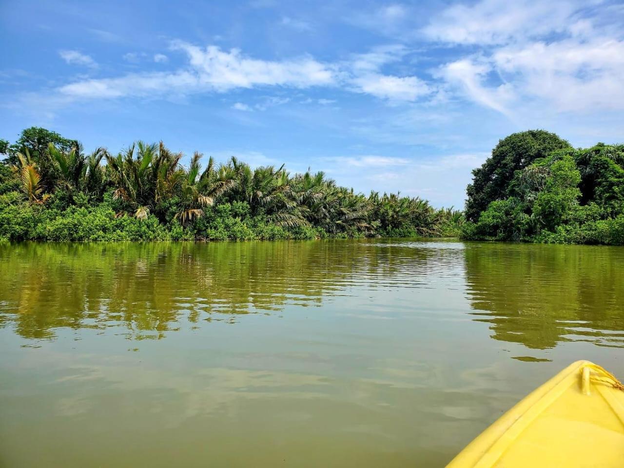 Canoe Beach Resort Tangalle Exteriör bild