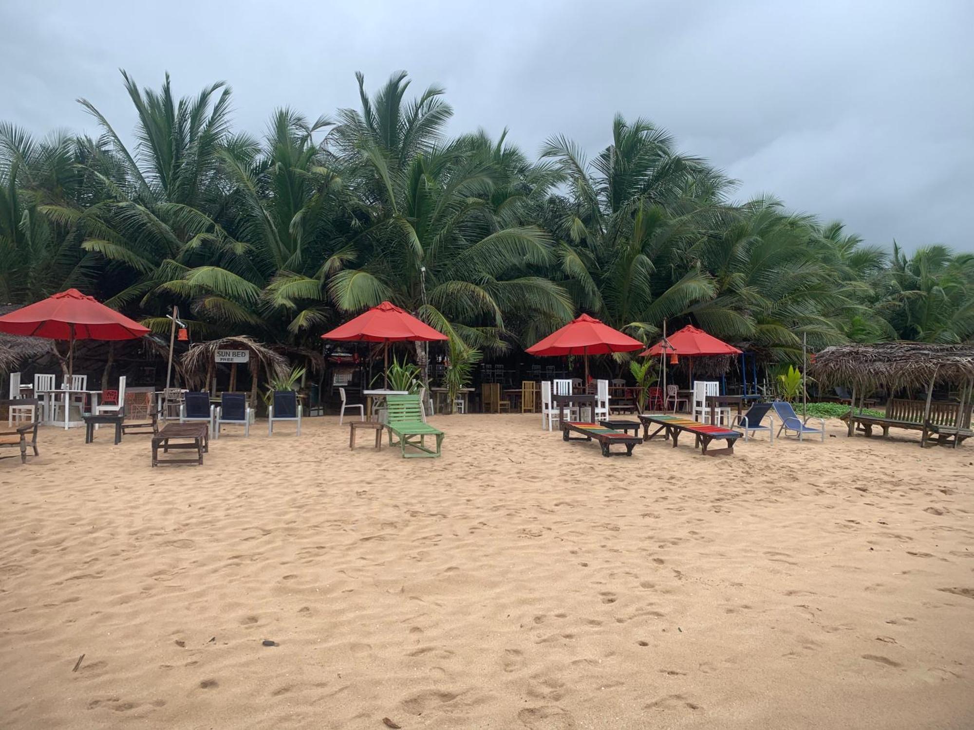 Canoe Beach Resort Tangalle Exteriör bild