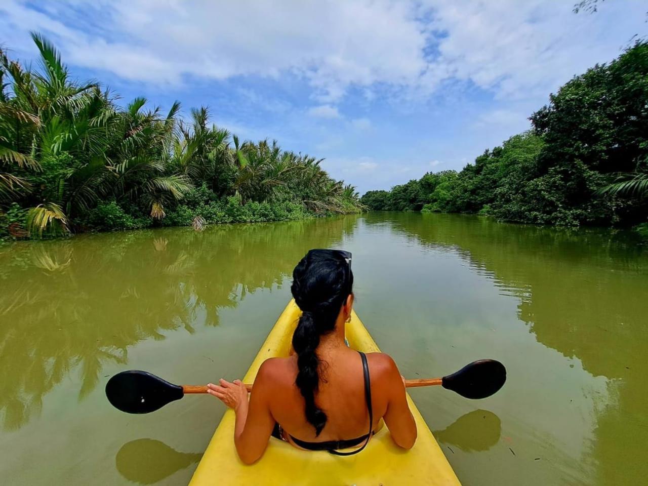 Canoe Beach Resort Tangalle Exteriör bild