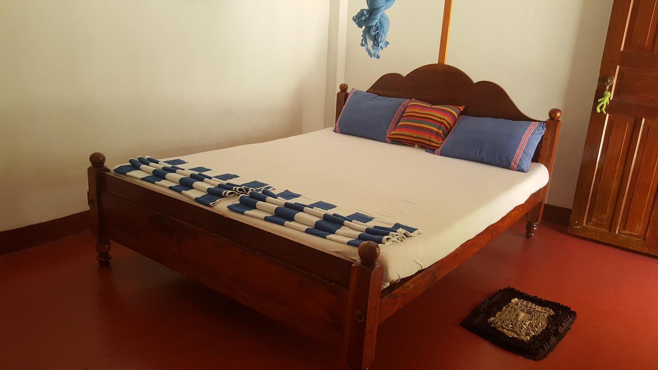 Canoe Beach Resort Tangalle Exteriör bild