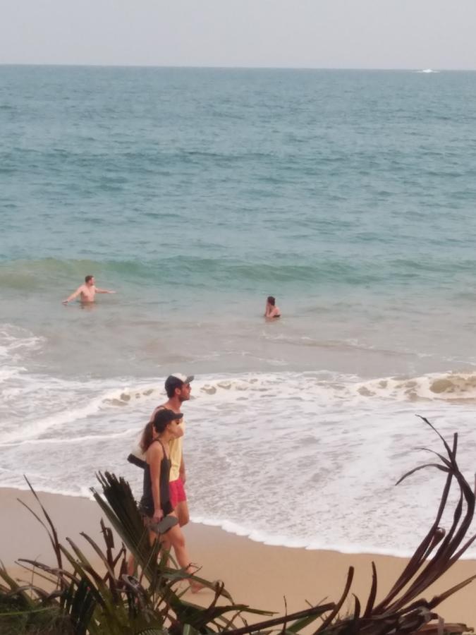 Canoe Beach Resort Tangalle Exteriör bild